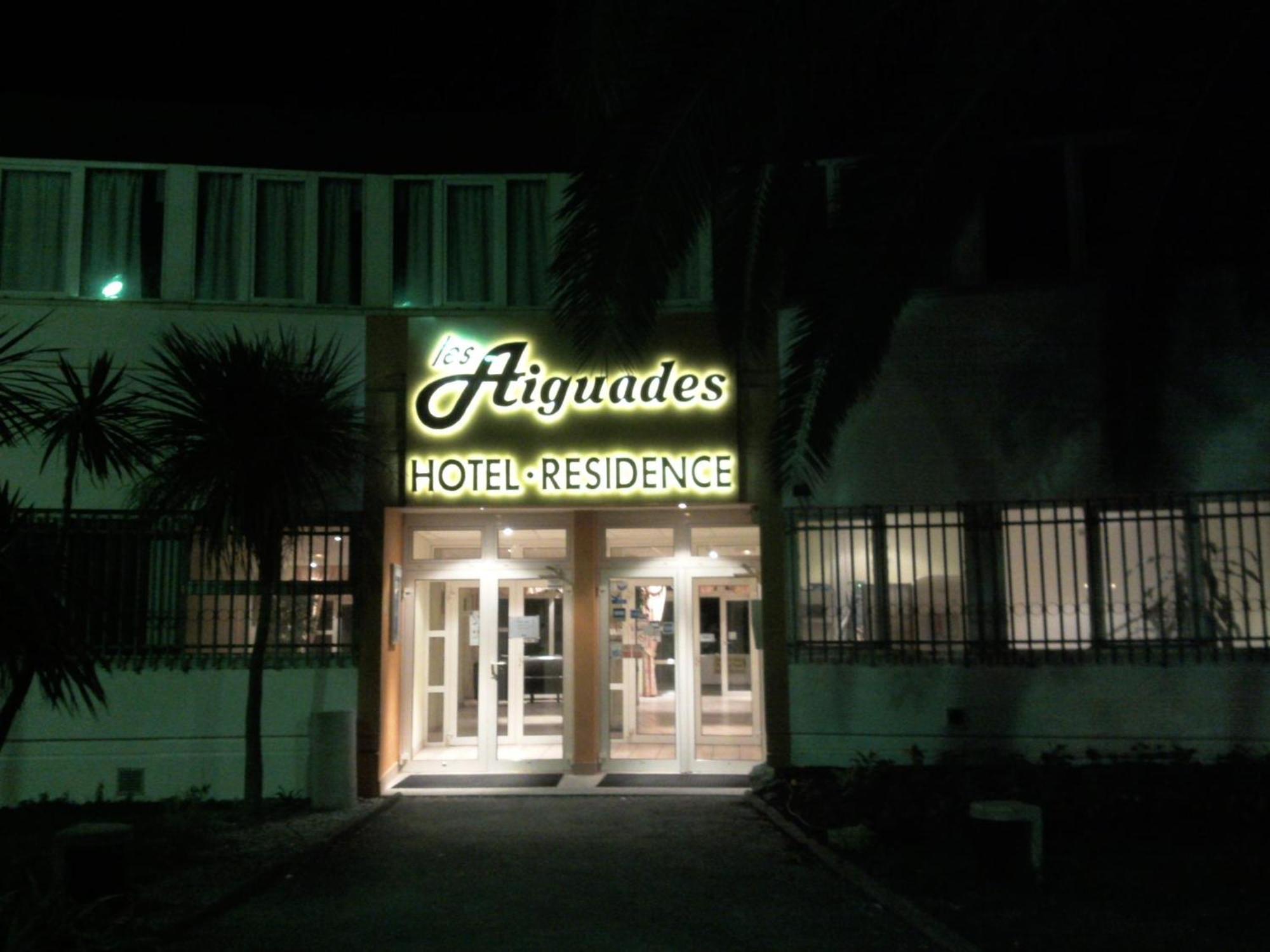 Hotel Residence Les Aiguades Port-de-Bouc Esterno foto